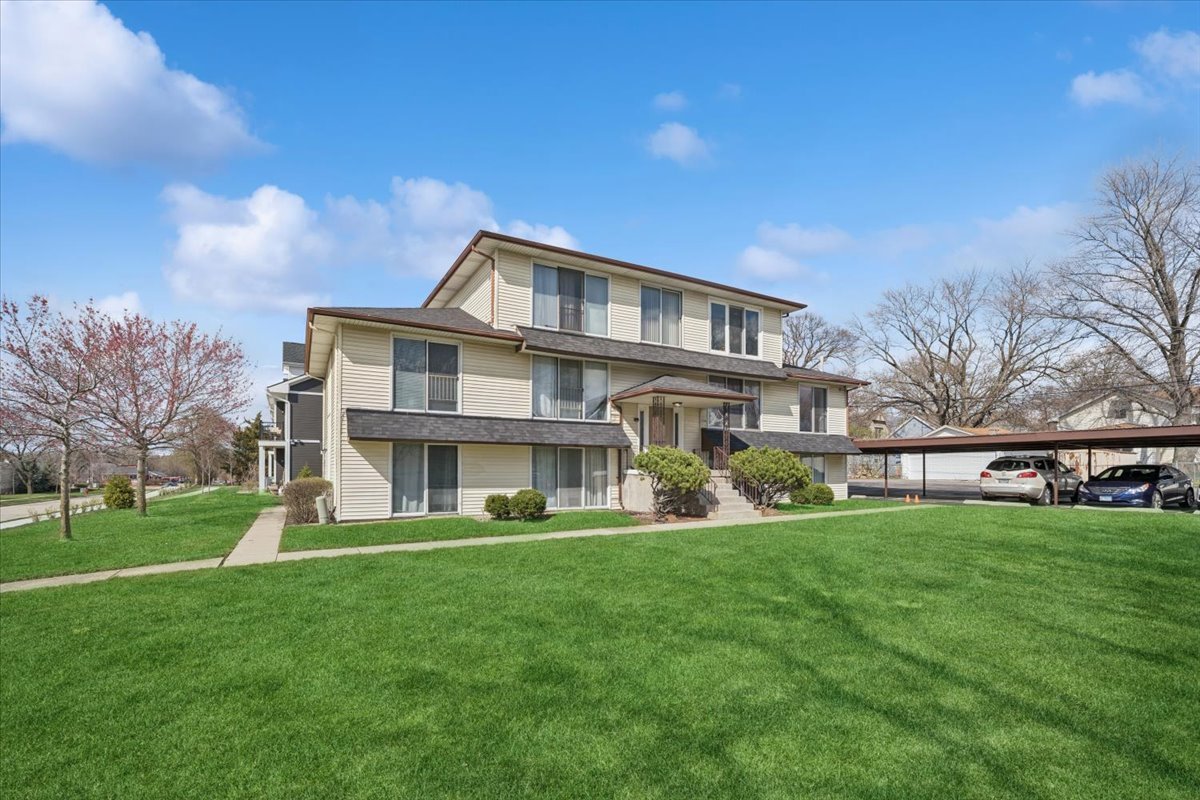 108 S 14th Street #108, St. Charles, IL