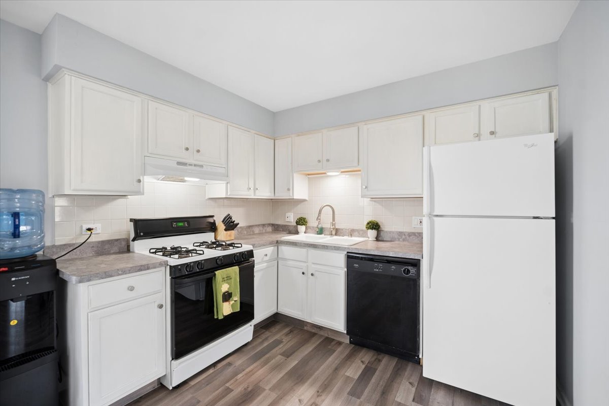 108 S 14th Street #108, St. Charles, IL