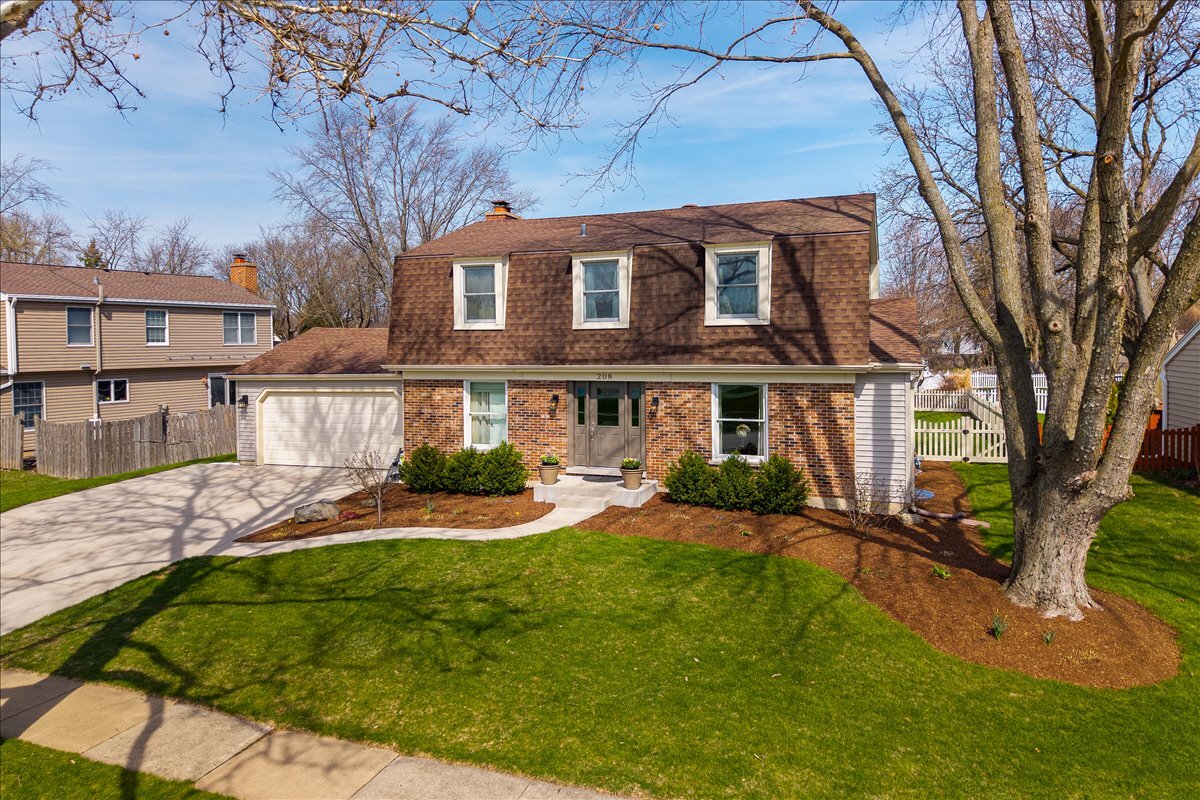 208 S Birchwood Drive, Naperville, IL