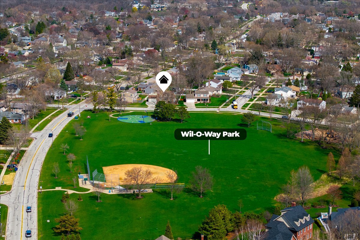 208 S Birchwood Drive, Naperville, IL