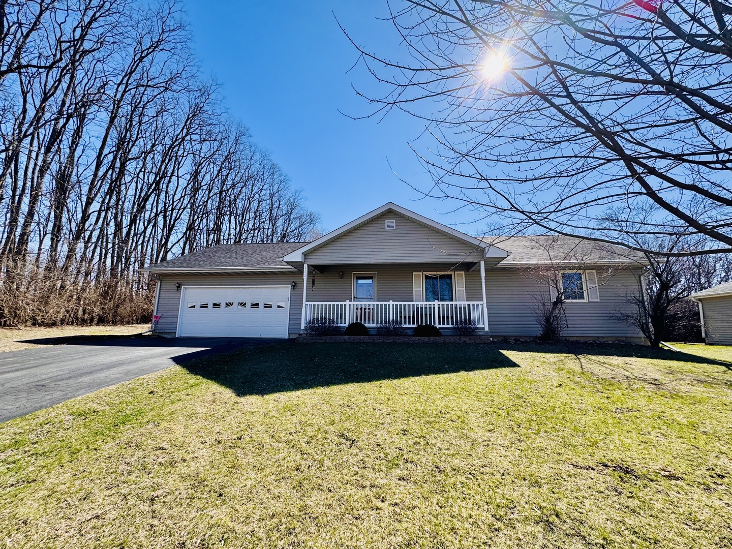 402 Woodside Place, Dixon, IL