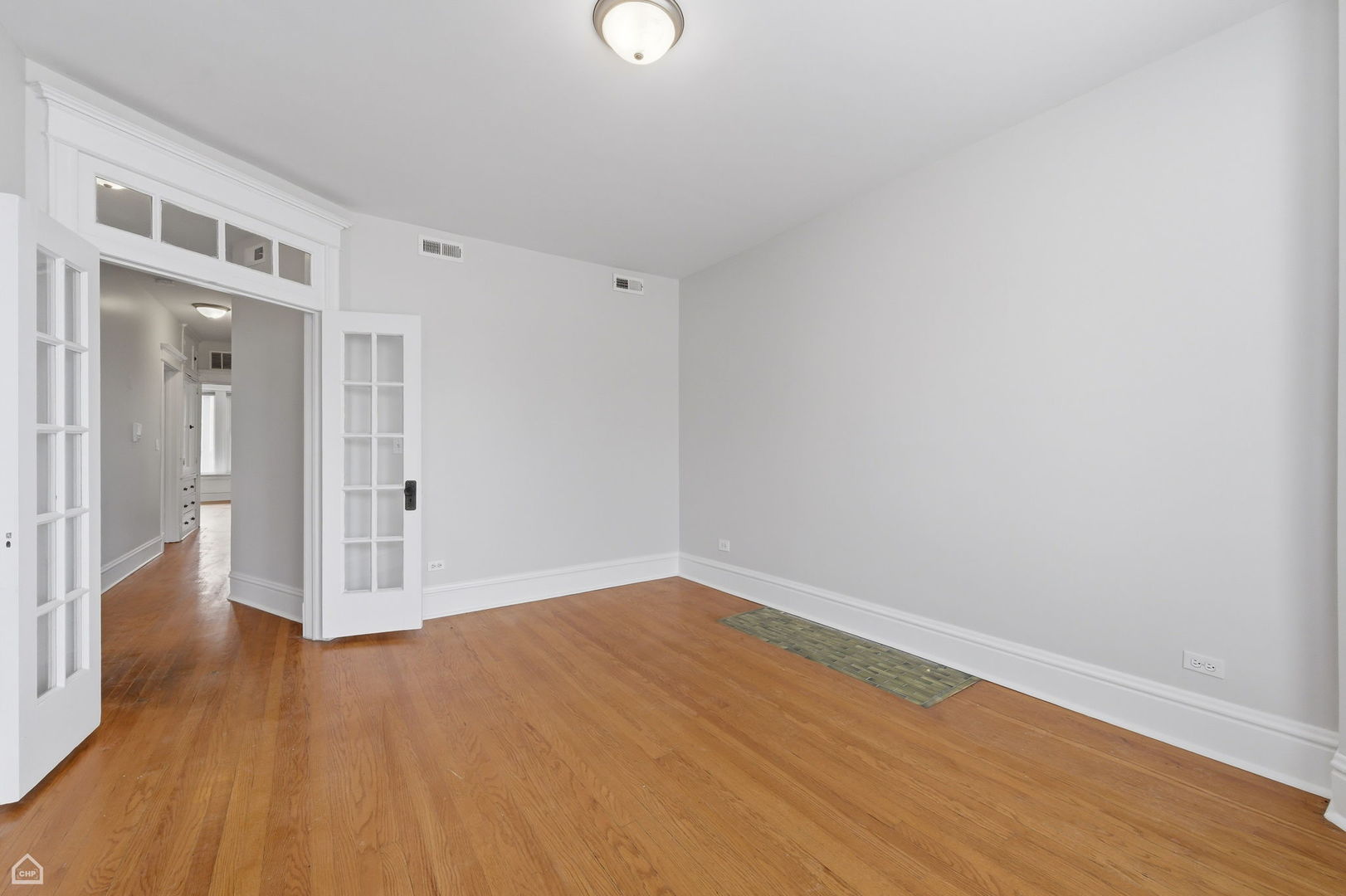 6033 S RHODES Avenue, Chicago, IL