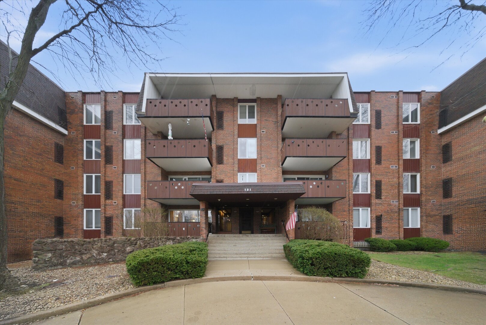 121 S Spruce Avenue #101, Wood Dale, IL