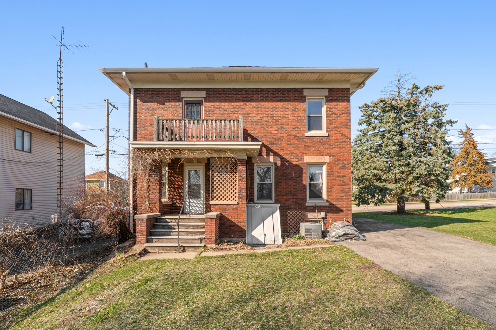 449 W Lincoln Avenue, Hinckley, IL