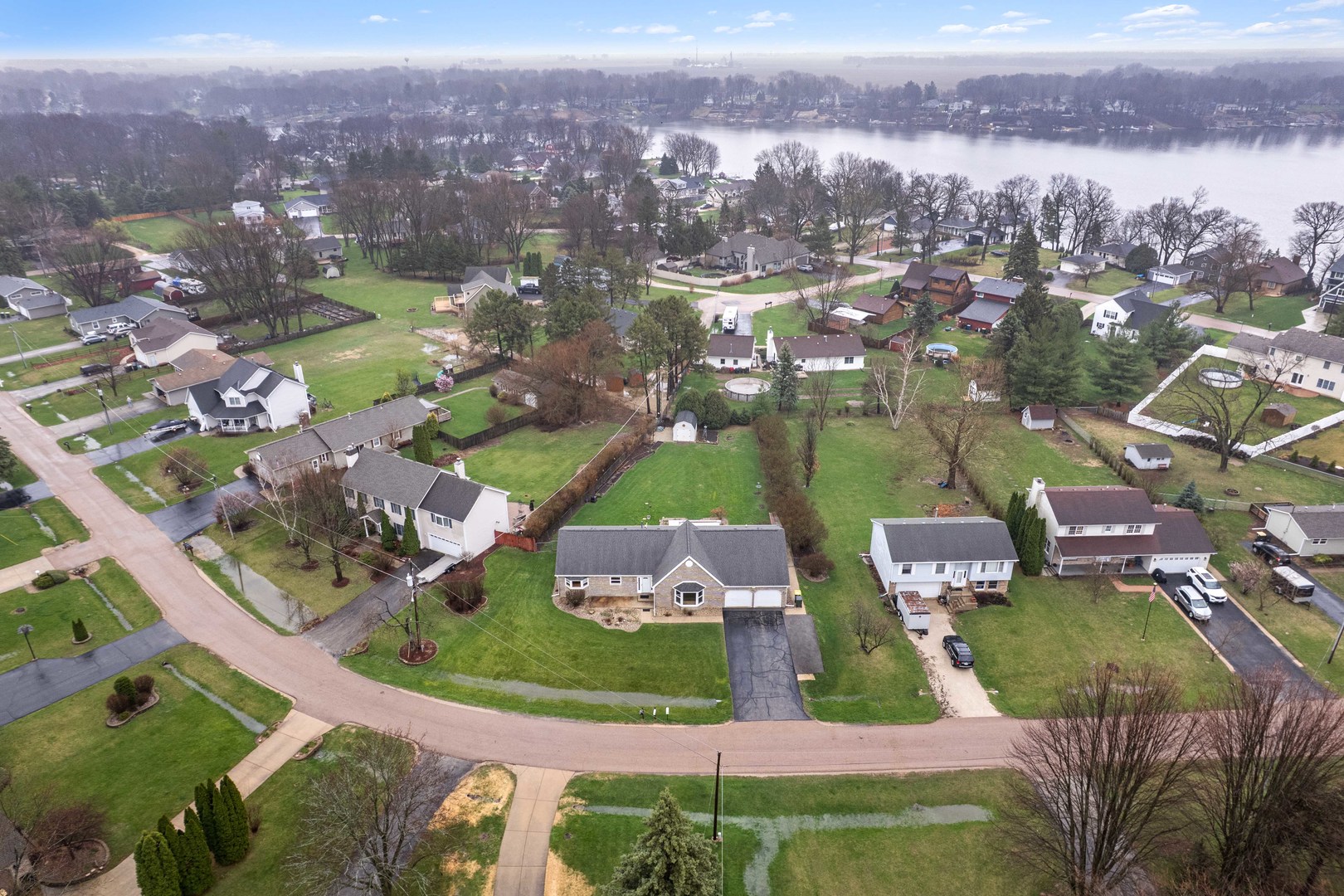 537 Erma Drive, Lake Holiday, IL