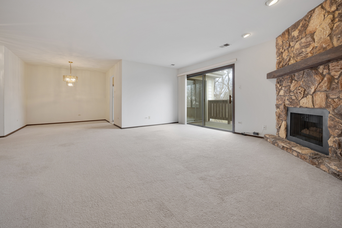 854 E Carriage Lane #8, Palatine, IL