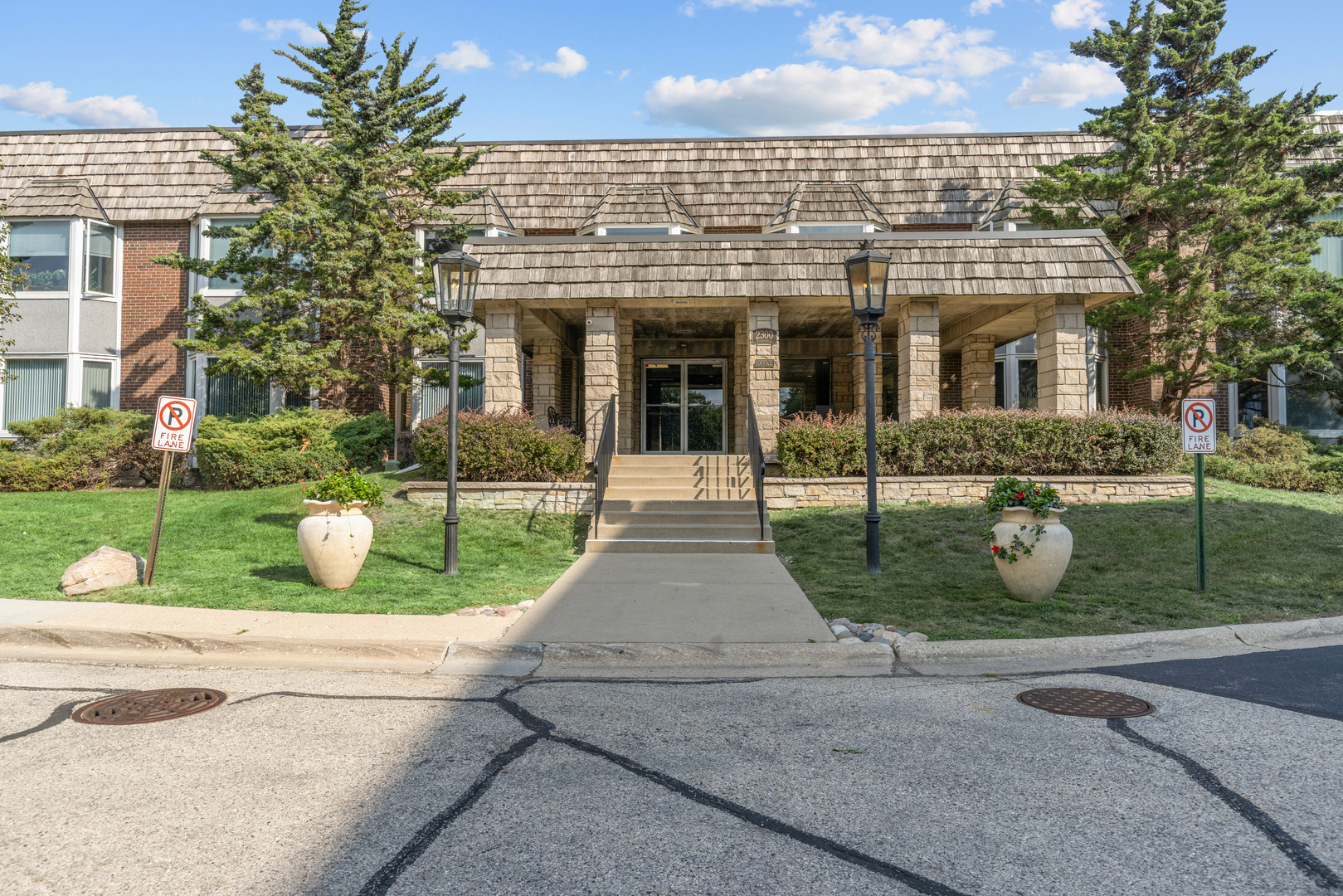 2300 Windsor Mall Court #2E, Park Ridge, IL