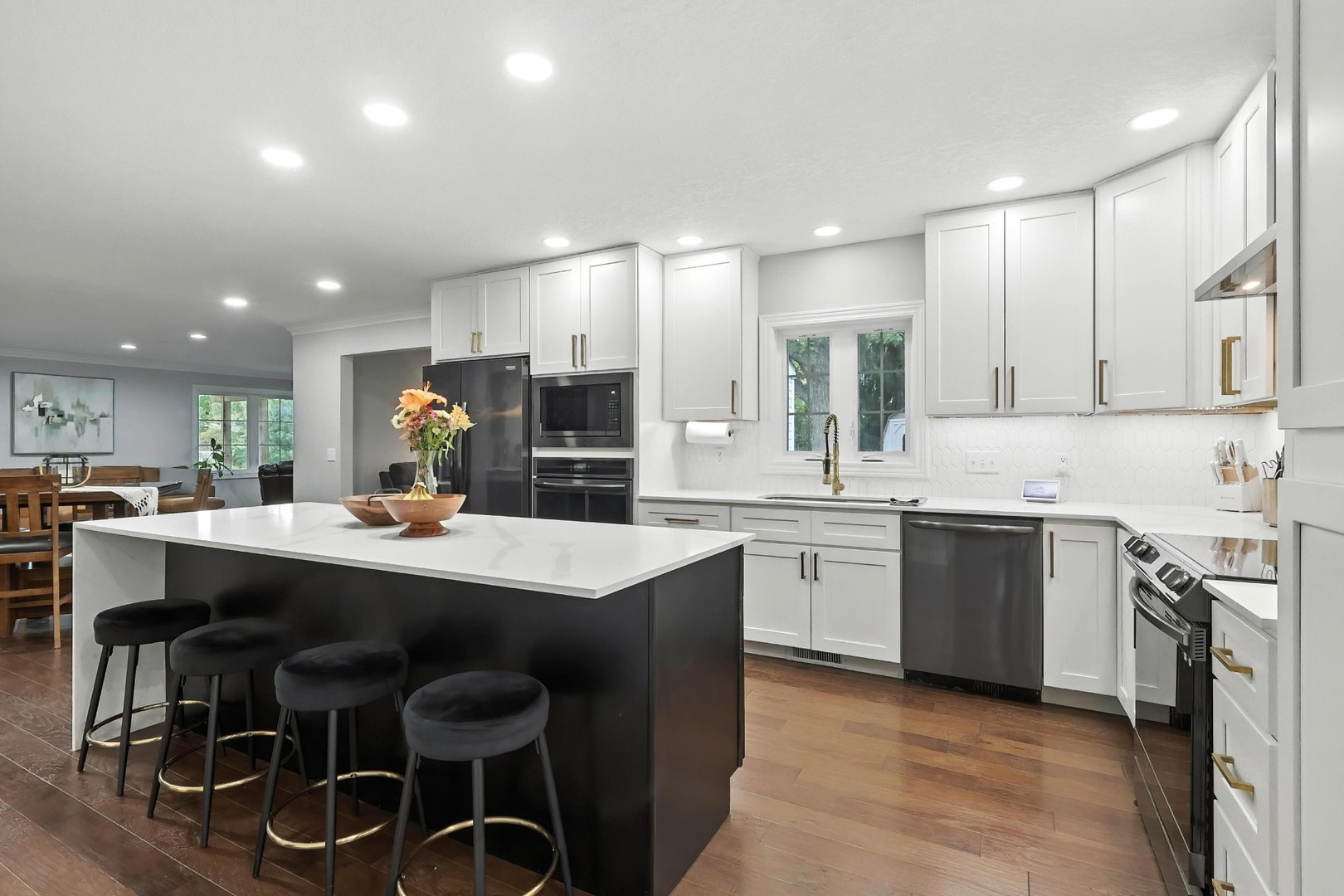 26 Briarwood Lane, Bettendorf, IA