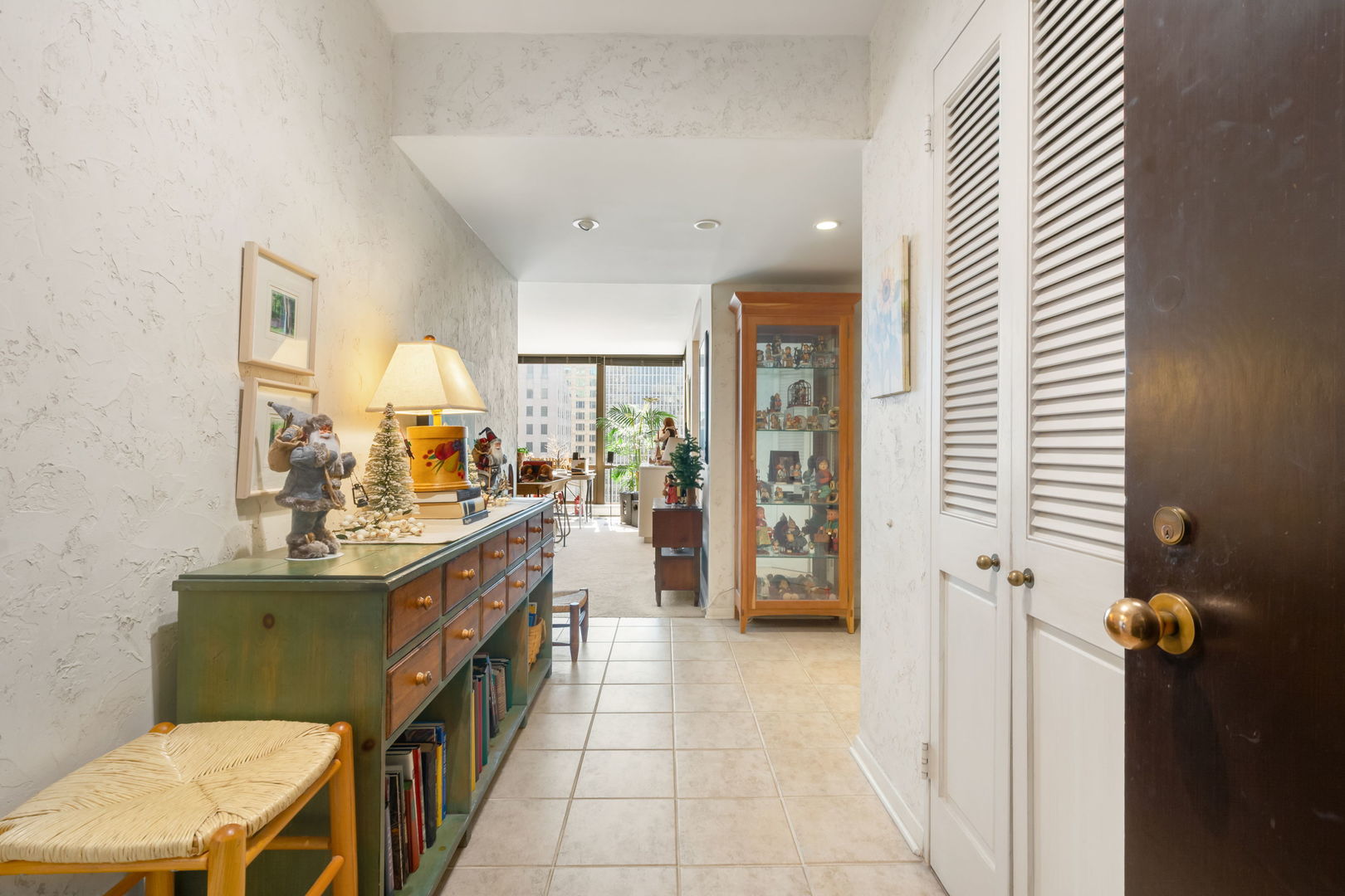 100 E Bellevue Place #23B, Chicago, IL