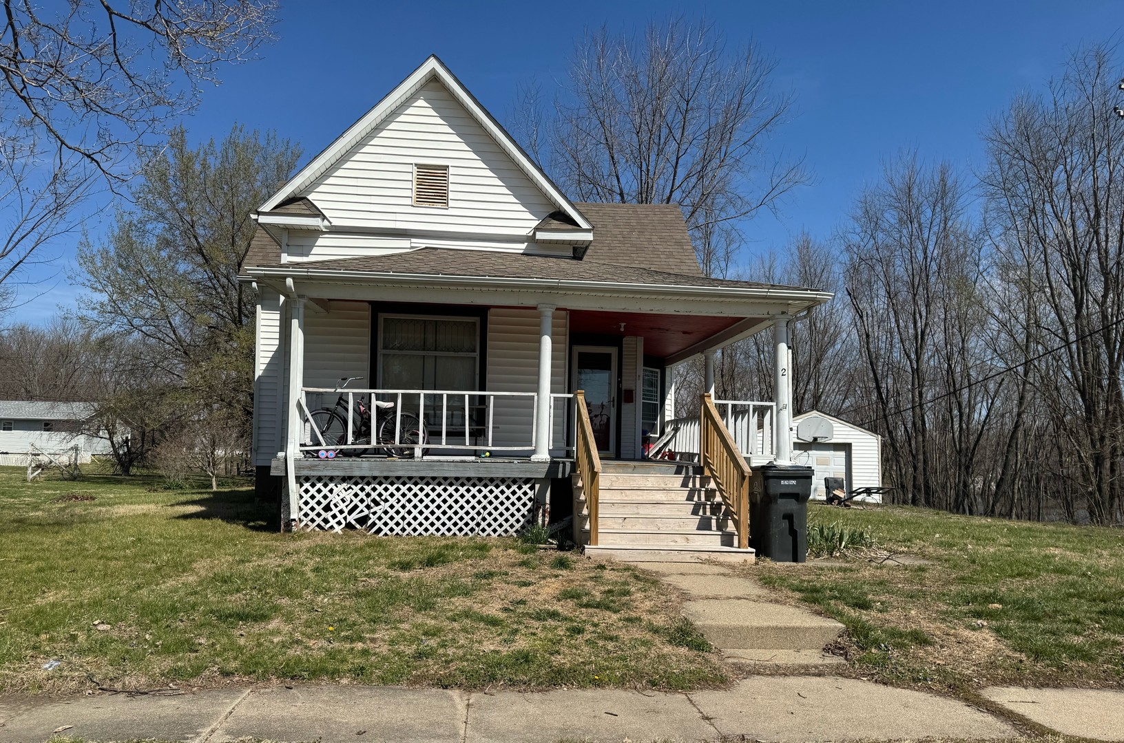 2 W Vine Street, Villa Grove, IL