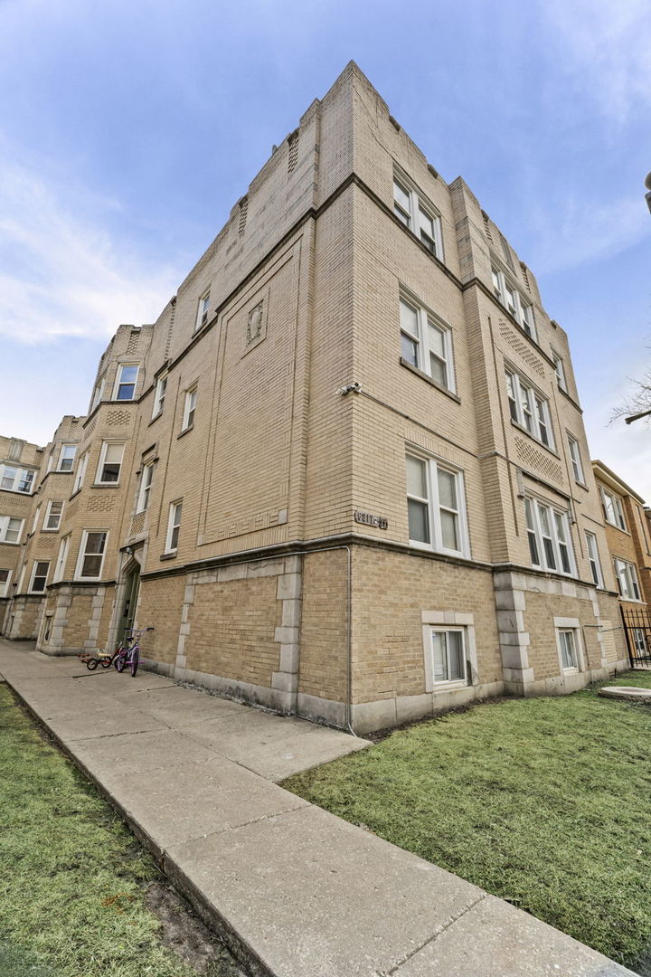 6319 N Sacramento Avenue #3E, Chicago, IL