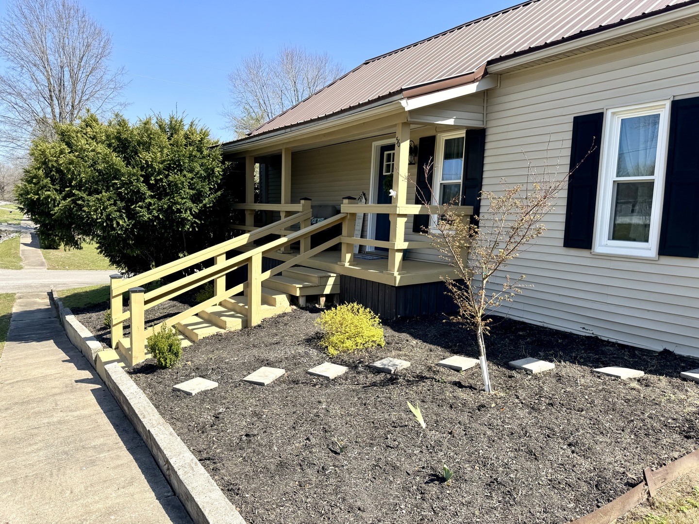 56 May Avenue, Buncombe, IL