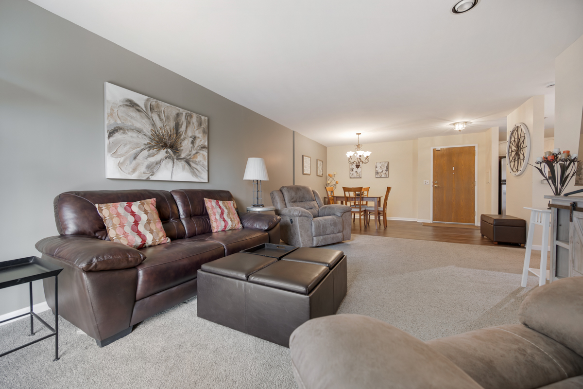 815 Leicester Road #114A, Elk Grove Village, IL