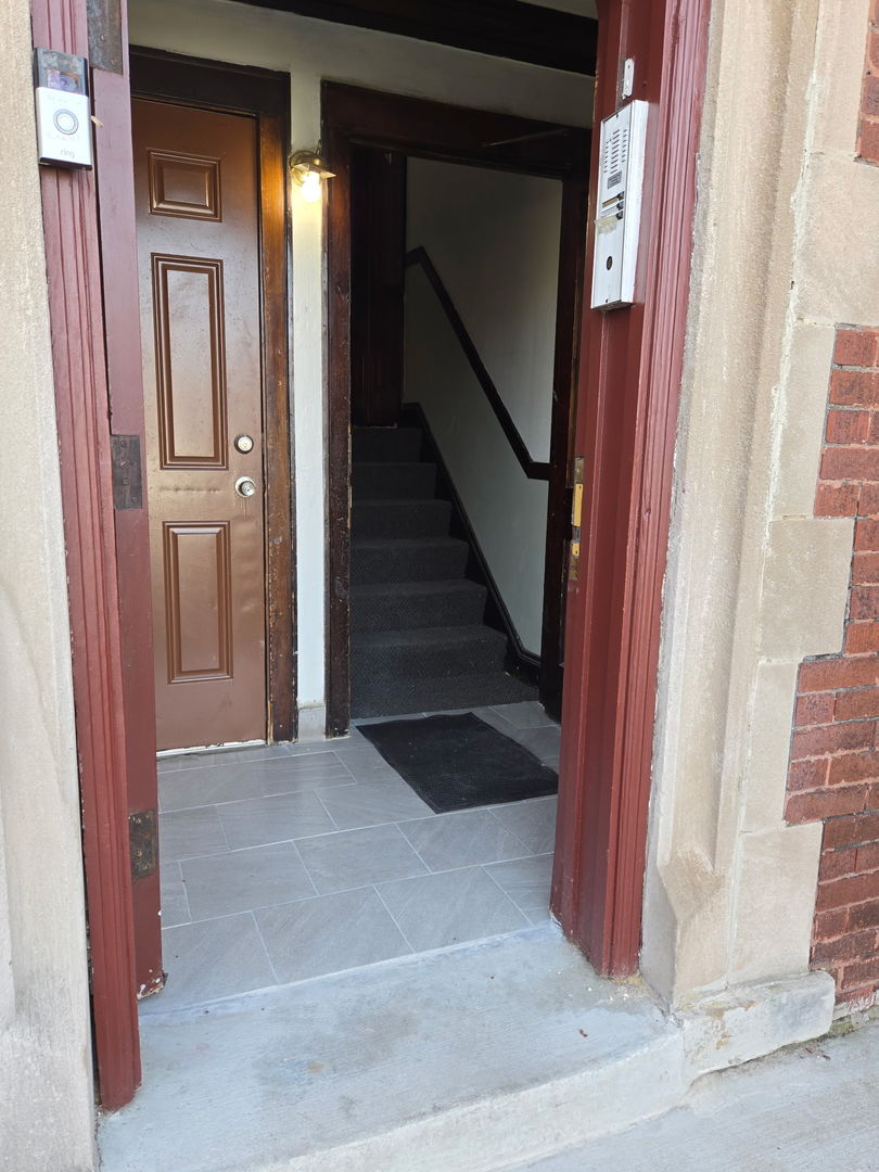 7847 S Paxton Avenue, Chicago, IL