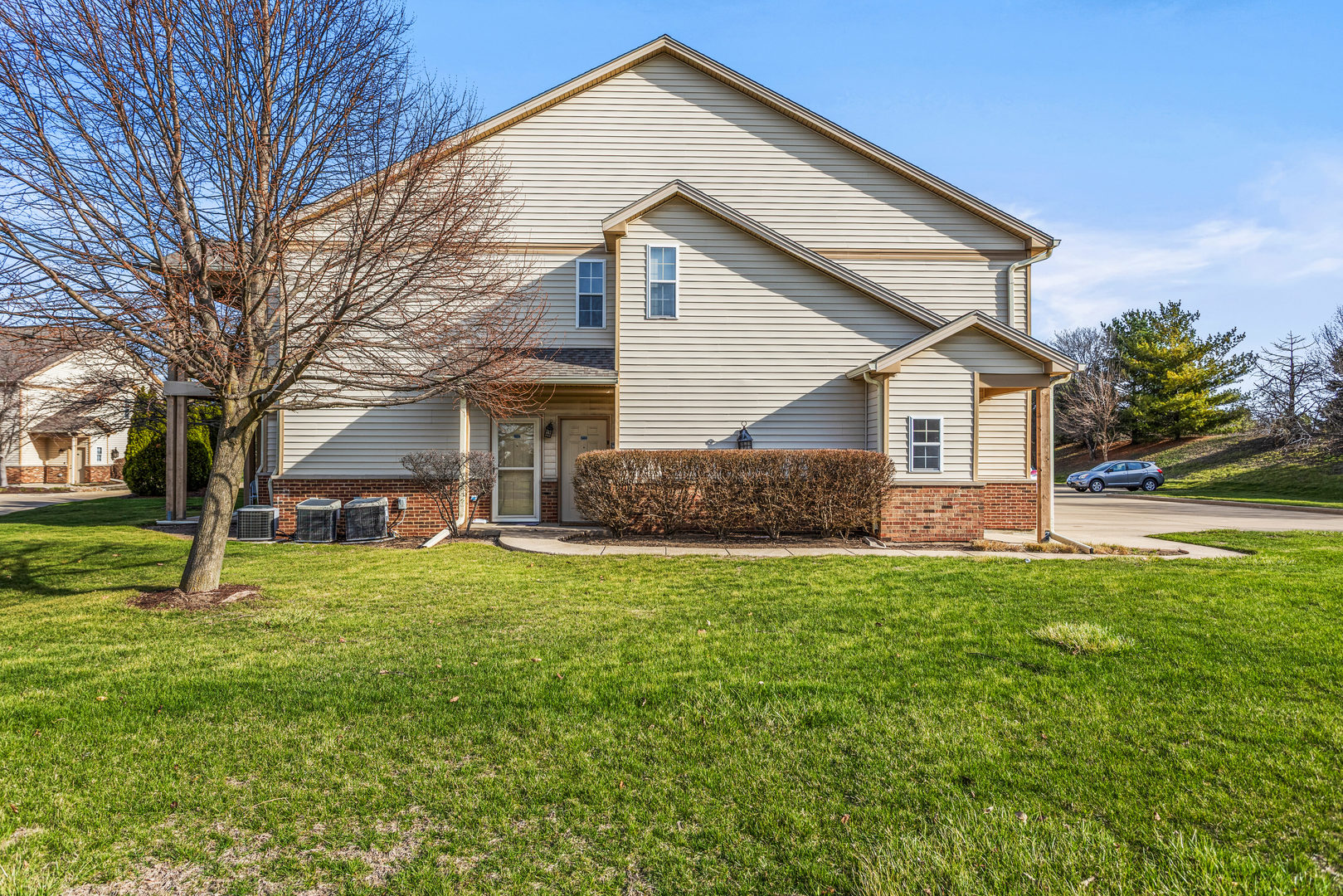 3604 Thornhill Drive #3604, Champaign, IL