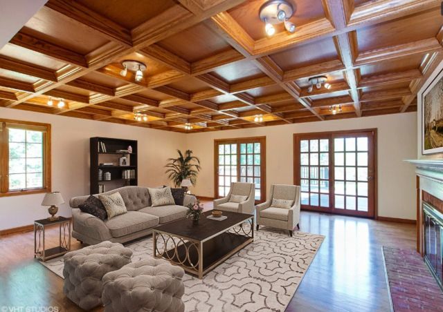 1551 Edgewood Road, Lake Forest, IL