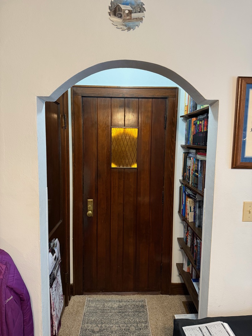 412 E Bradshaw Street, Dixon, IL