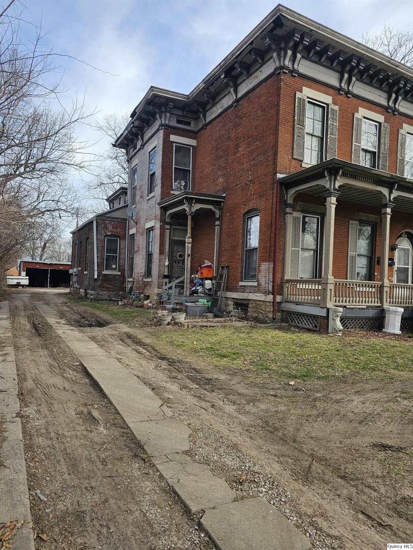1303 State Street, Quincy, IL