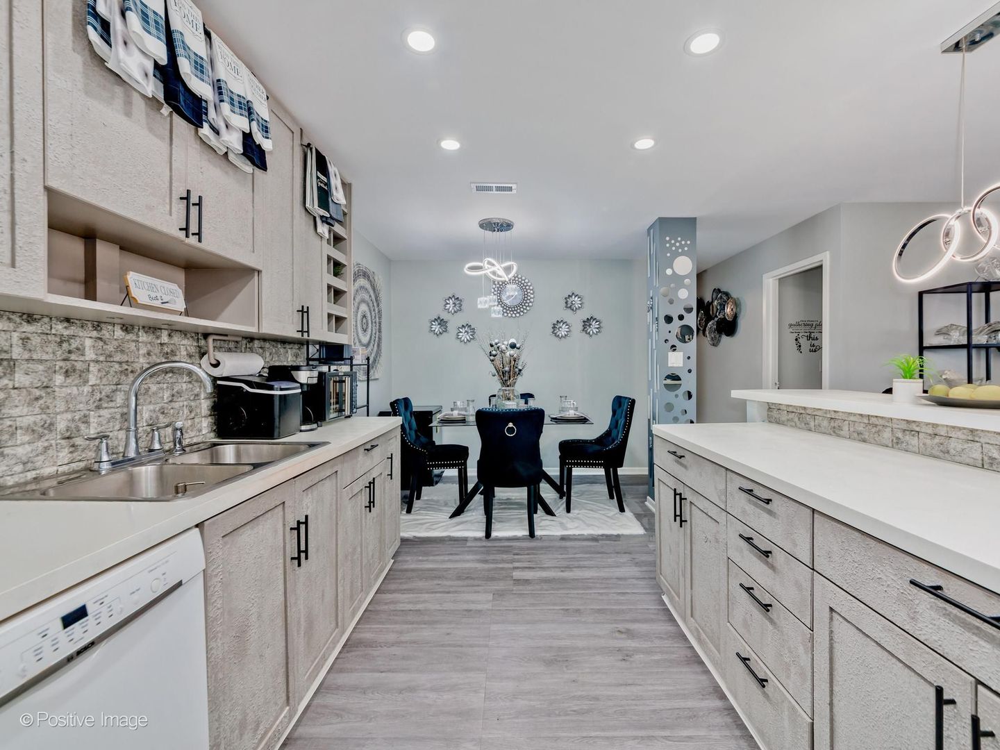 1717 W Crystal Lane #702, Mount Prospect, IL