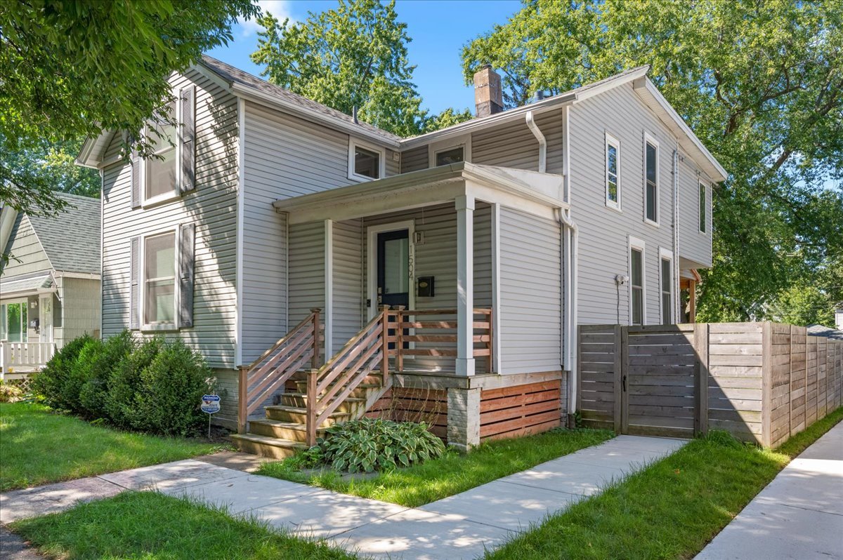 1504 Ashland Avenue, Evanston, IL