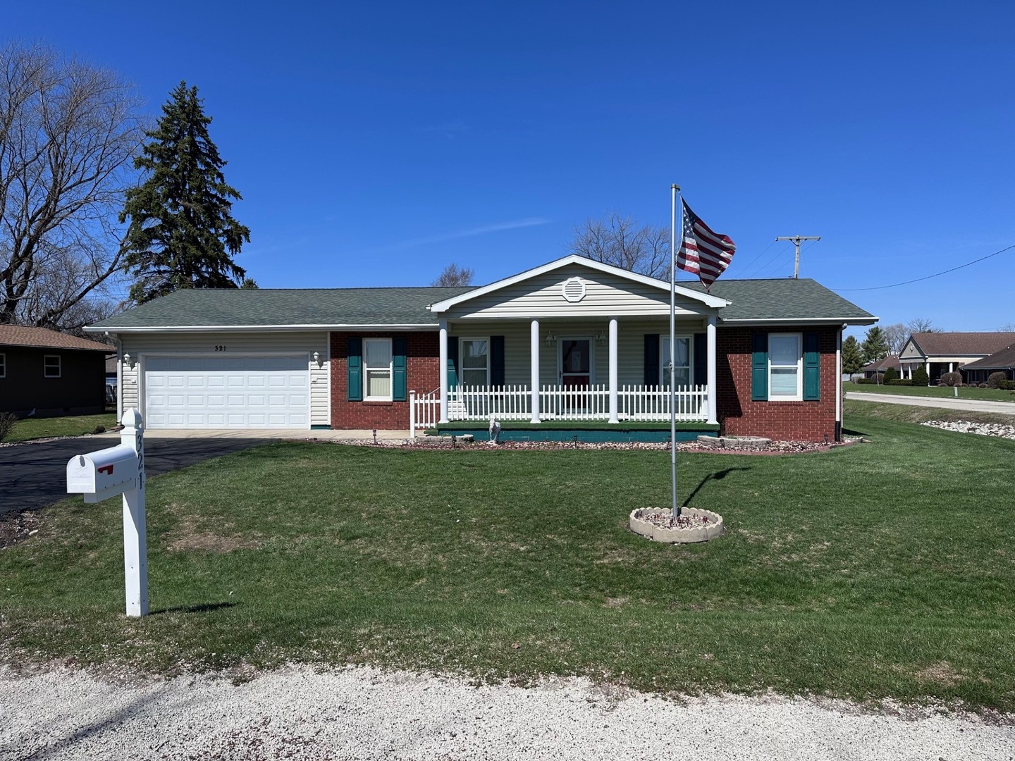 321 E Elm Street, Piper City, IL