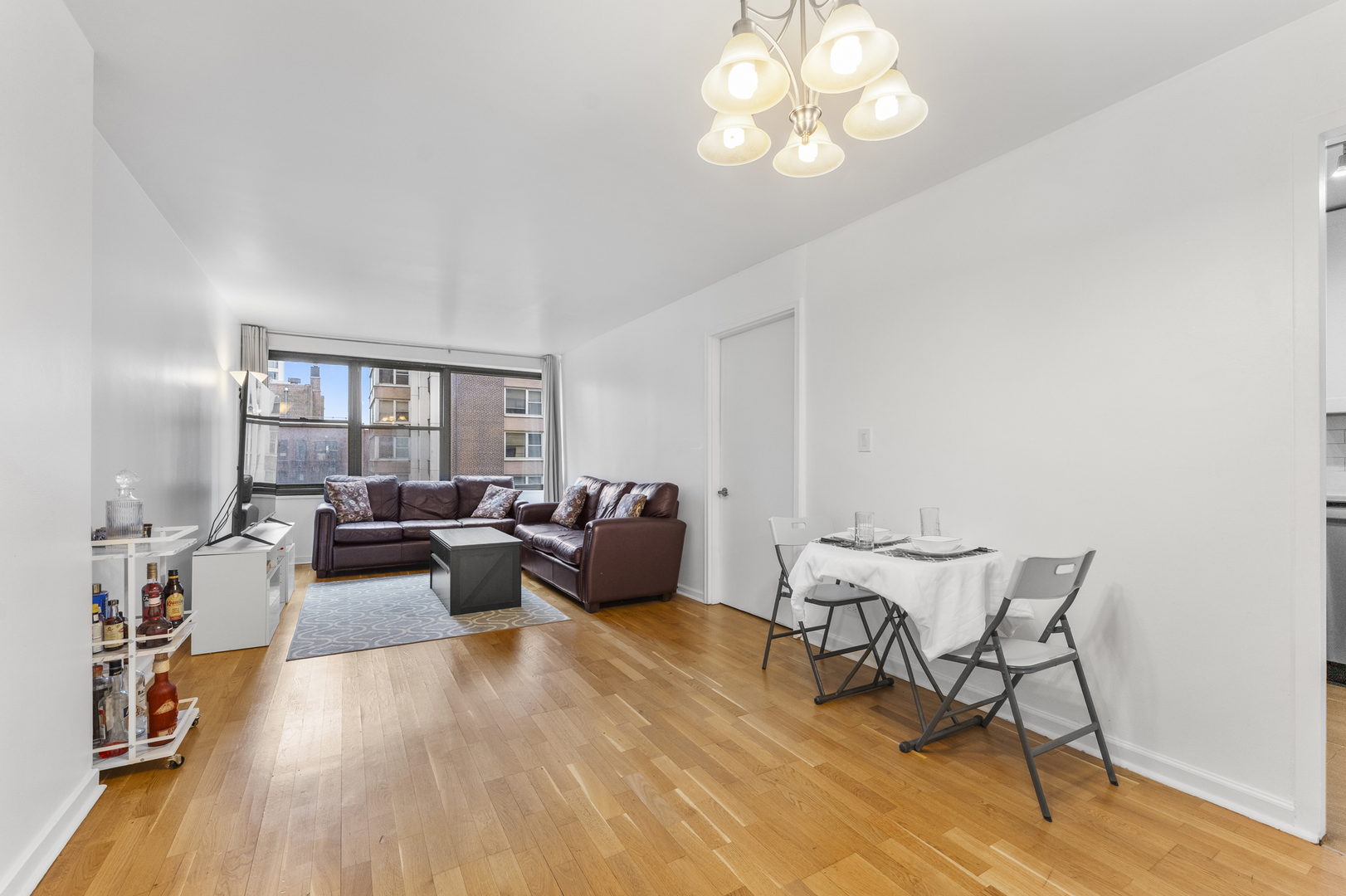850 N Dewitt Place #13E, Chicago, IL
