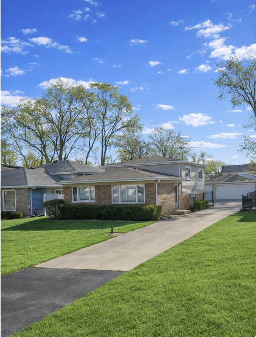 4029 N Grant Street, Westmont, IL