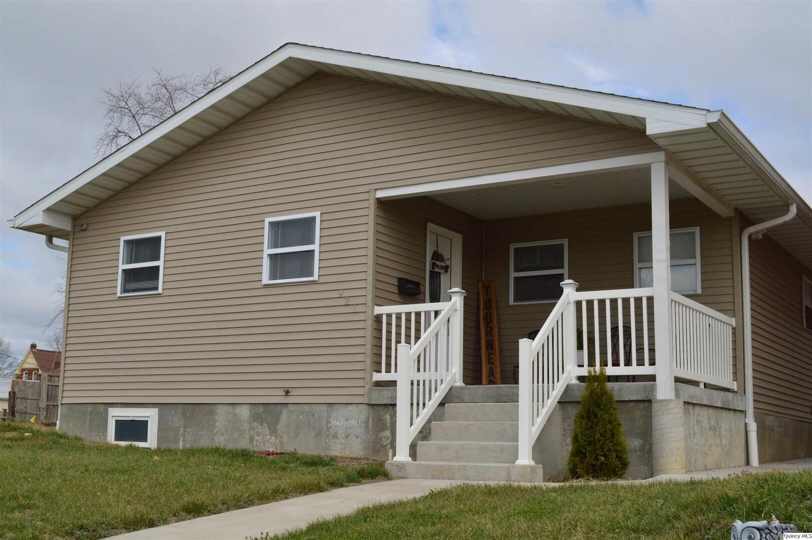 921 Adams, Quincy, IL
