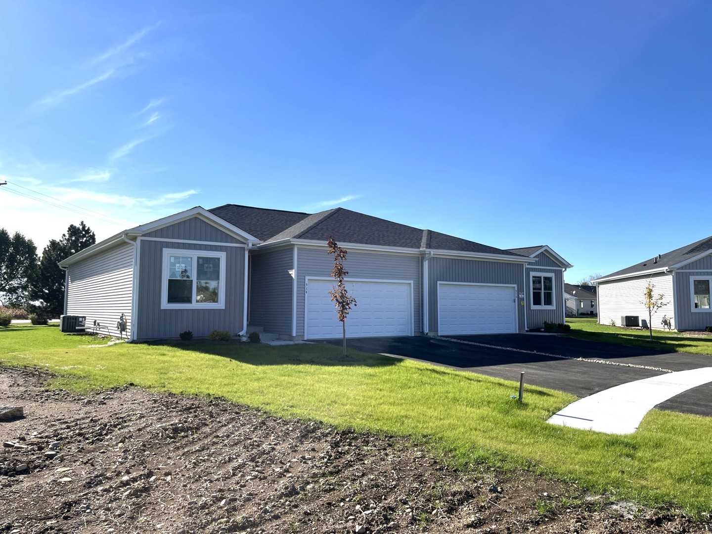516 COBBLESTONE Circle, Harvard, IL