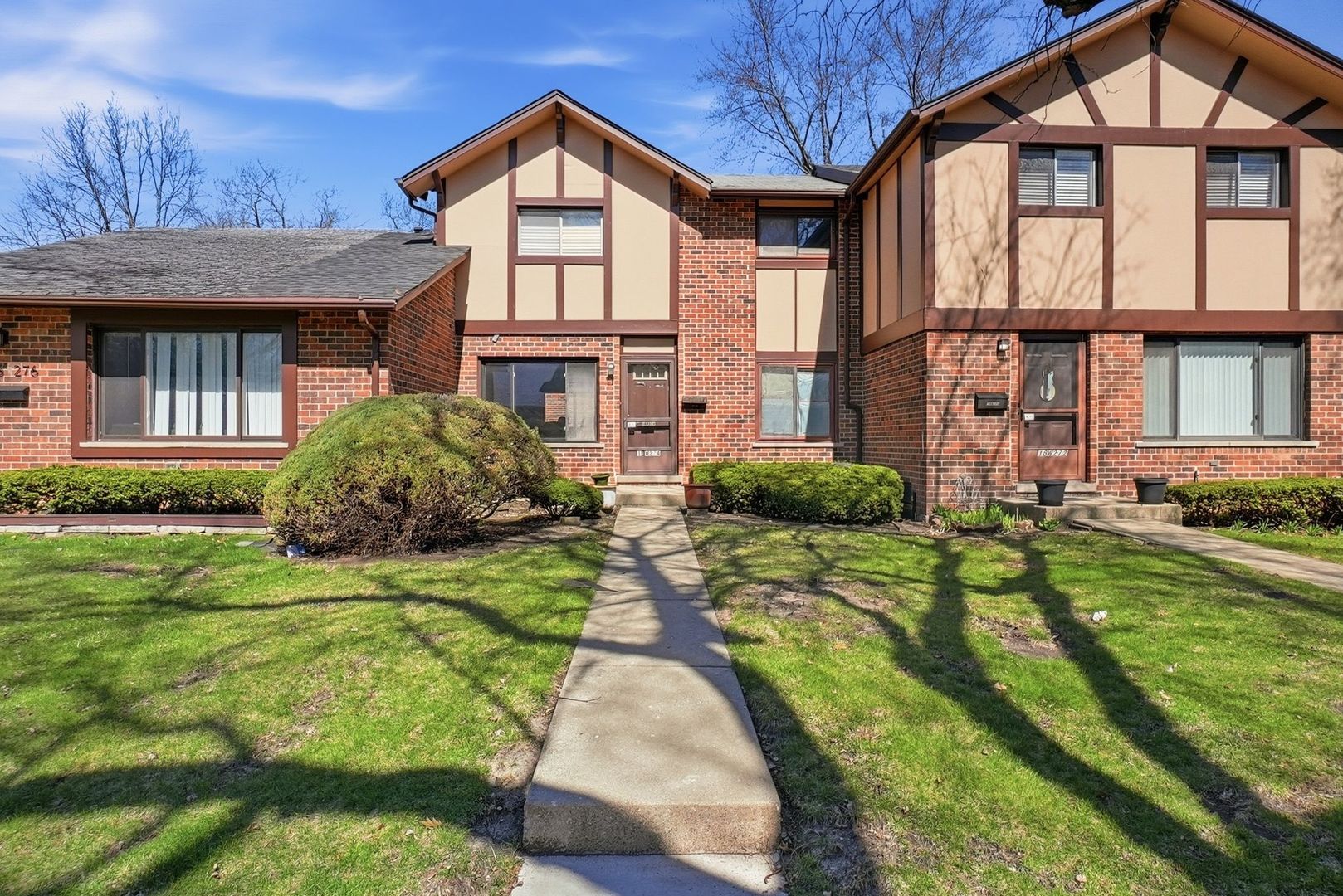 18W274 Kirkland Lane, Villa Park, IL
