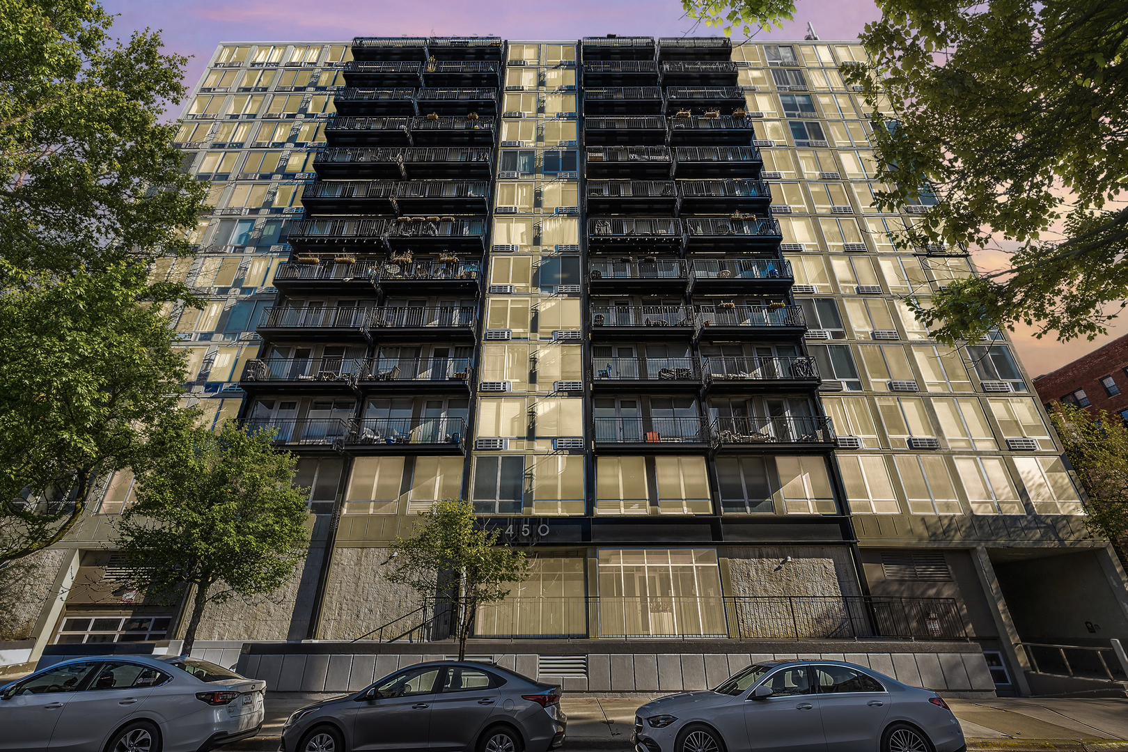 450 W Briar Place #7G, Chicago, IL