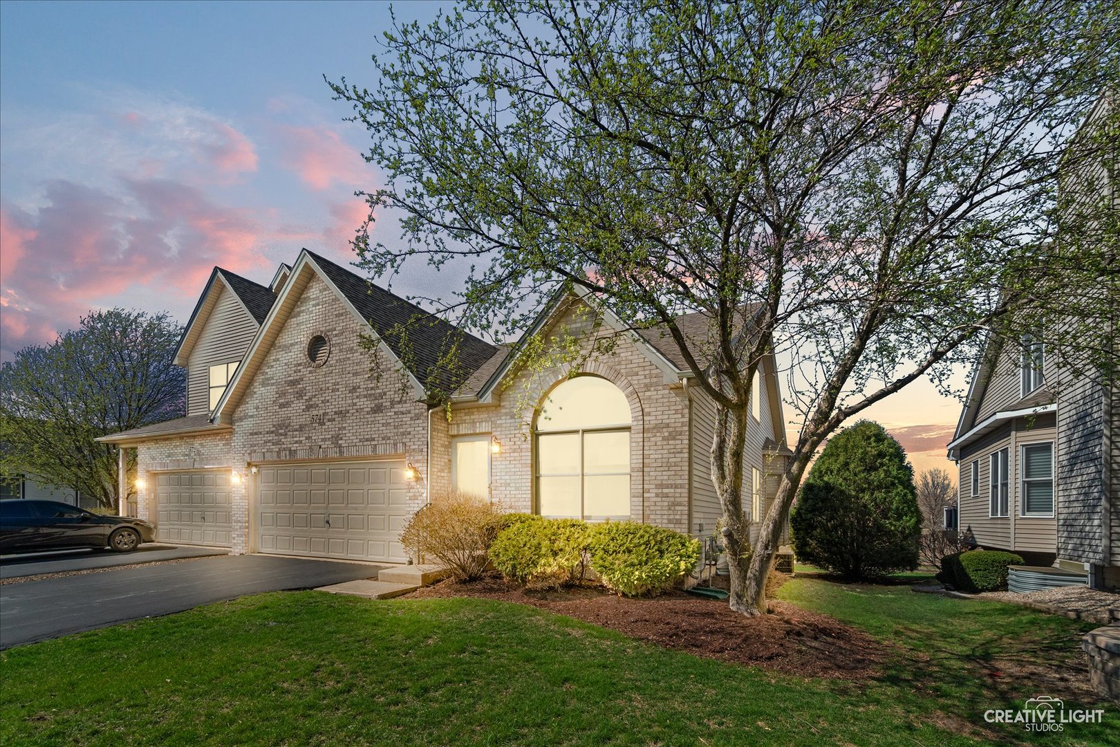 574 Sudbury Circle, Oswego, IL