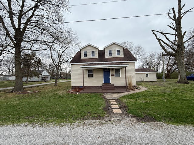 111 E Peach Street, Centralia, IL