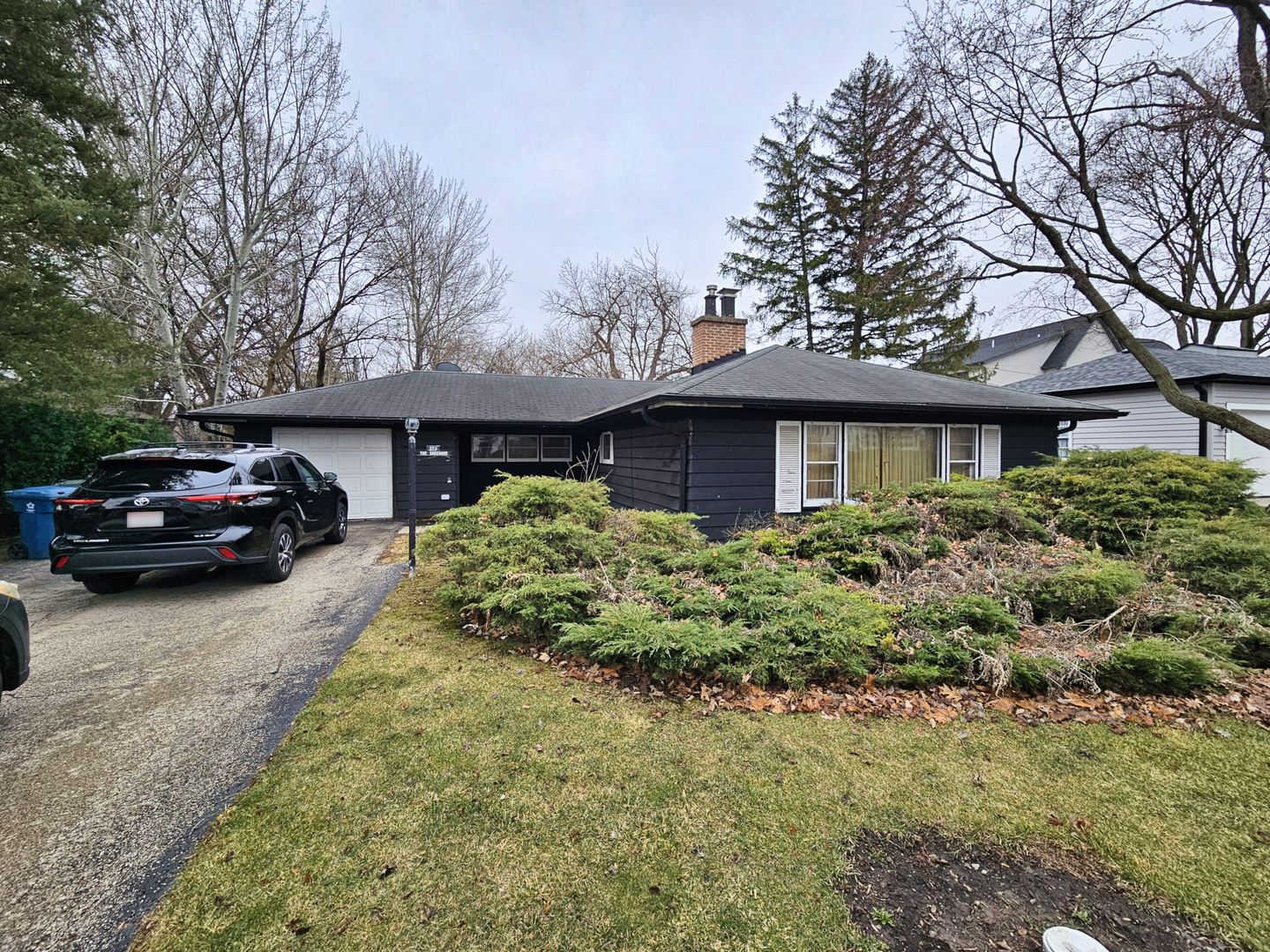 270 E Saint Charles Road, Elmhurst, IL