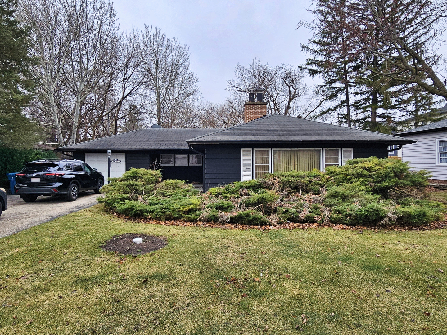 270 E Saint Charles Road, Elmhurst, IL