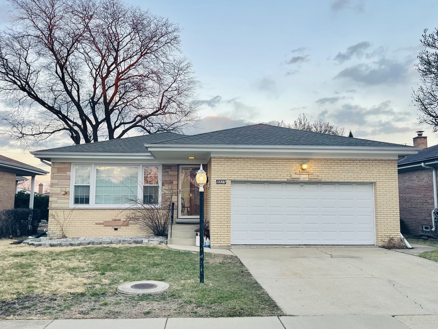8925 Oriole Avenue, Morton Grove, IL