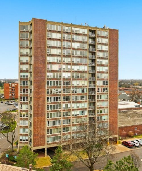 3925 Triumvera Drive #10B, Glenview, IL