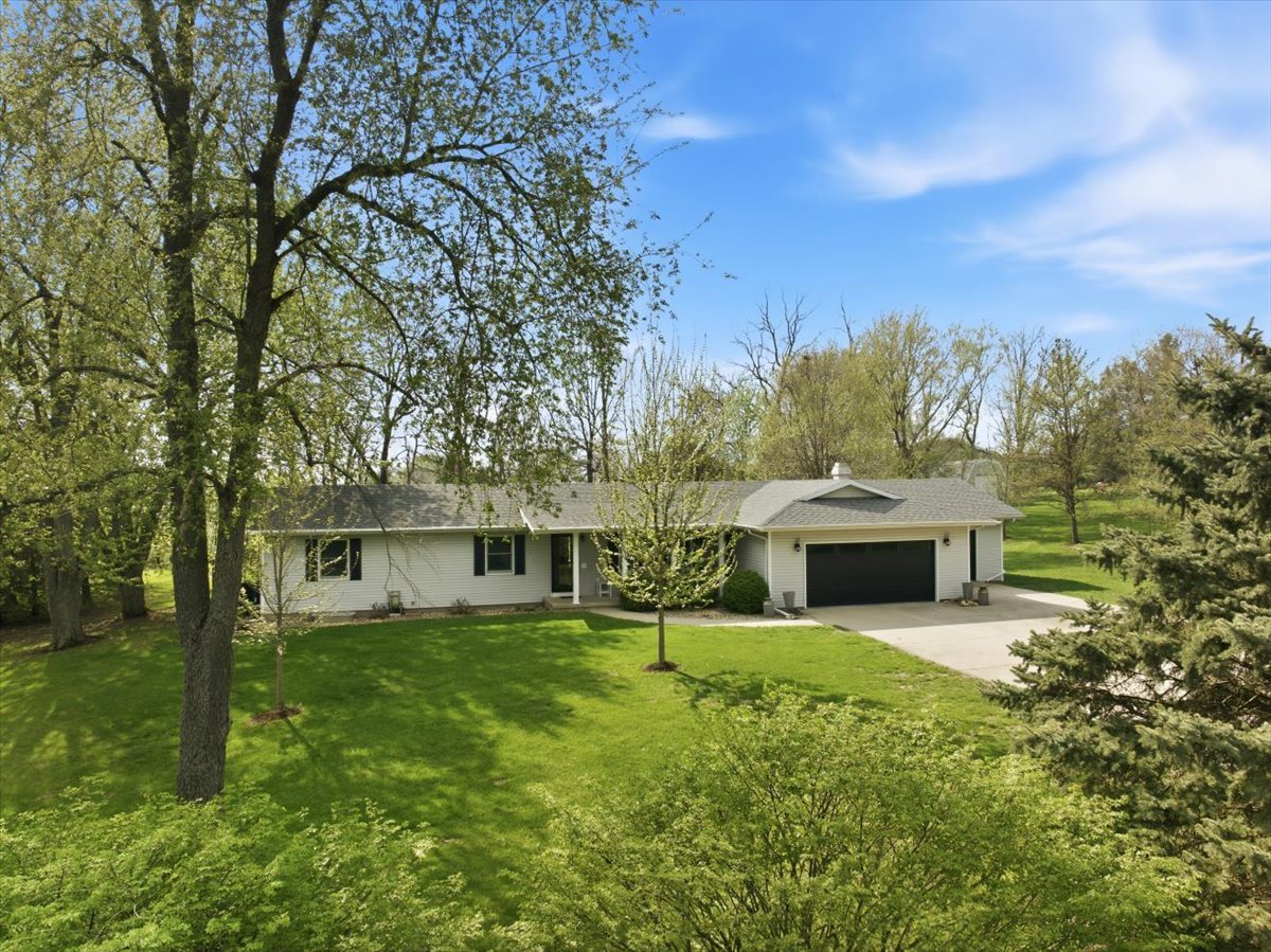 8656 Prairie Trail, Bloomington, IL