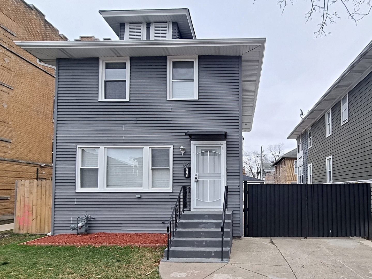 827 S 19th Avenue, Maywood, IL