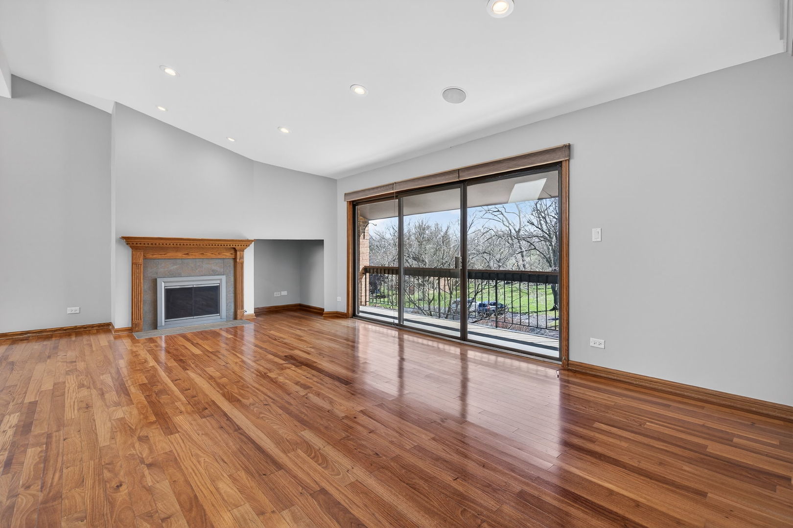 8150 Brookside Drive #204, Palos Park, IL