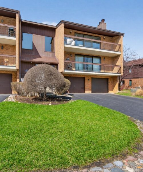 8150 Brookside Drive #204, Palos Park, IL