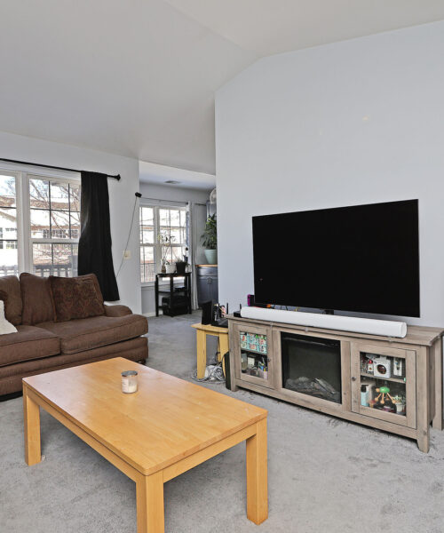 1244 N Red Oak Circle #3, Round Lake Beach, IL