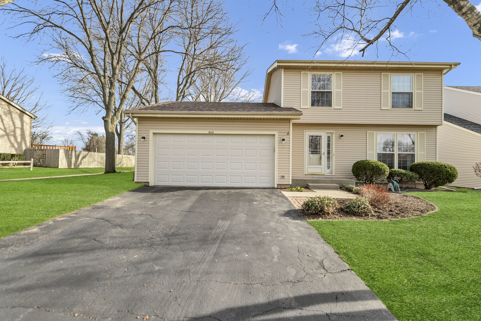 842 Pin Oak Circle, Cary, IL
