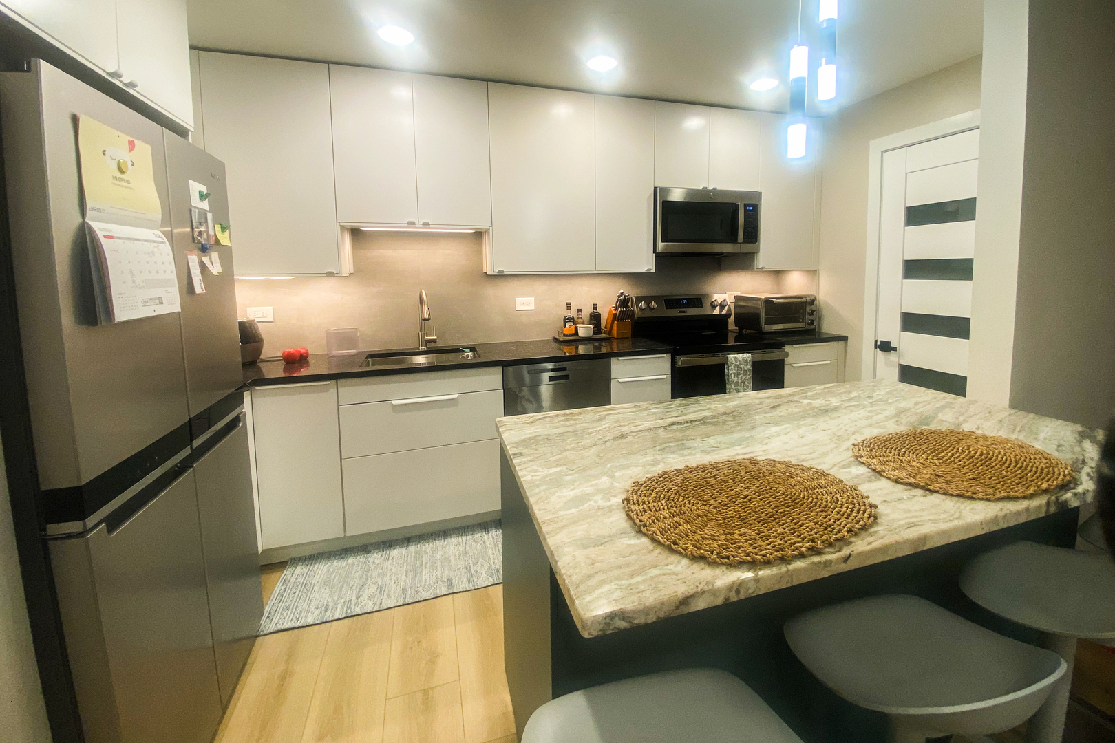 715 W Central Road #A8, Mount Prospect, IL