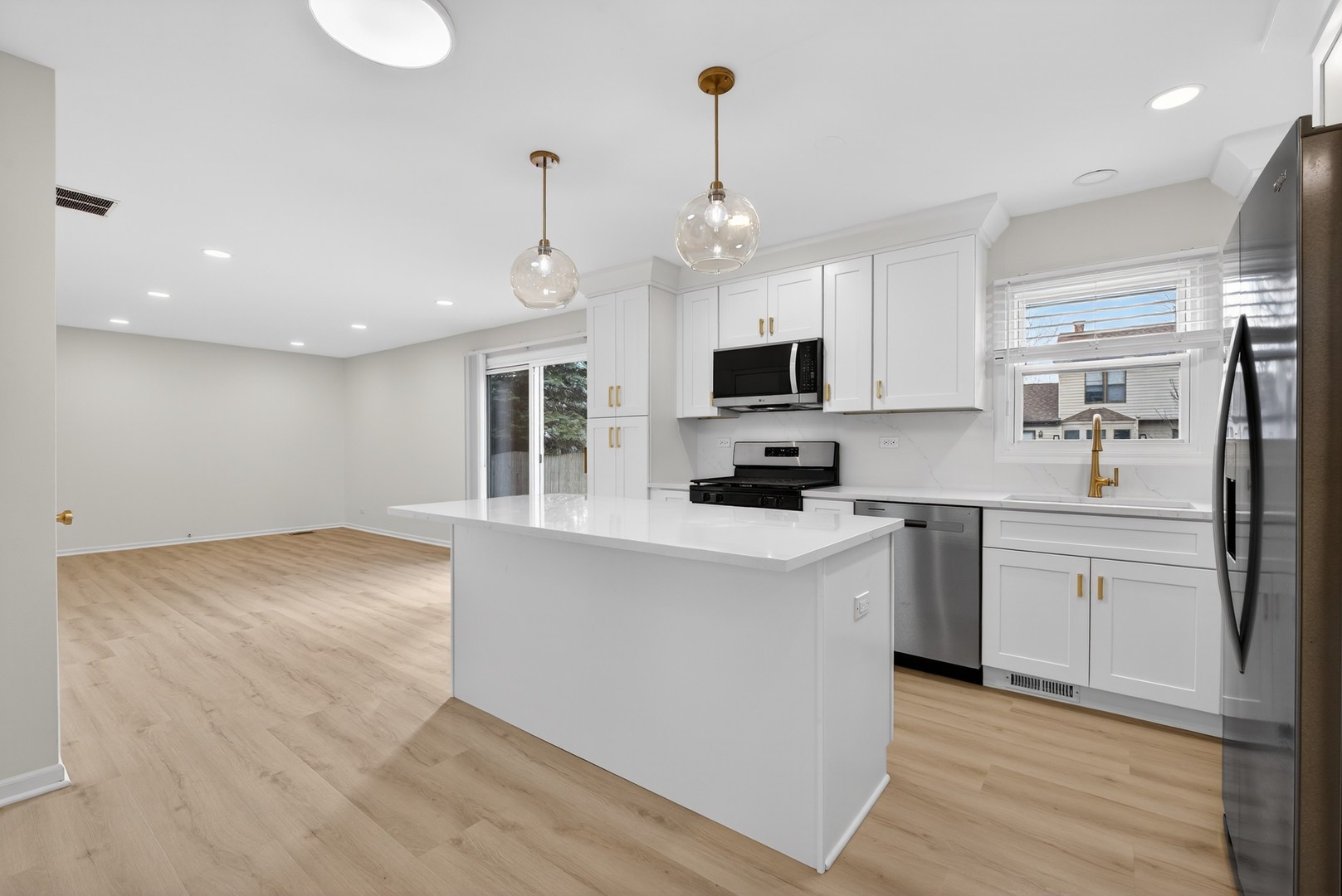 2301 Providence Court, Naperville, IL