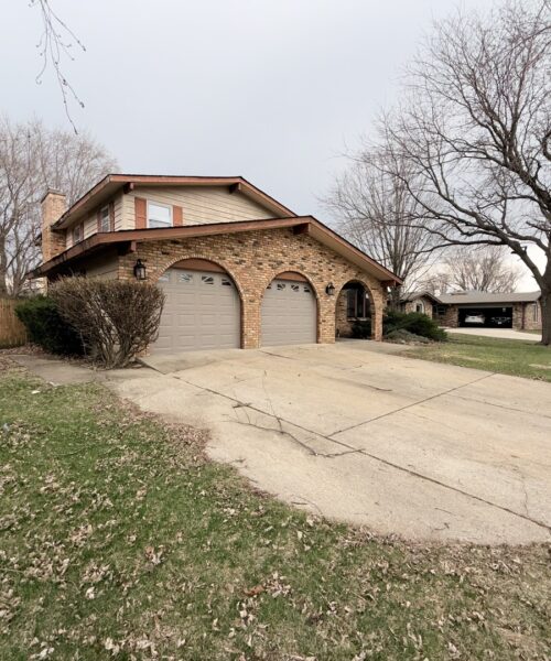 516 Ca Crest Drive, Shorewood, IL