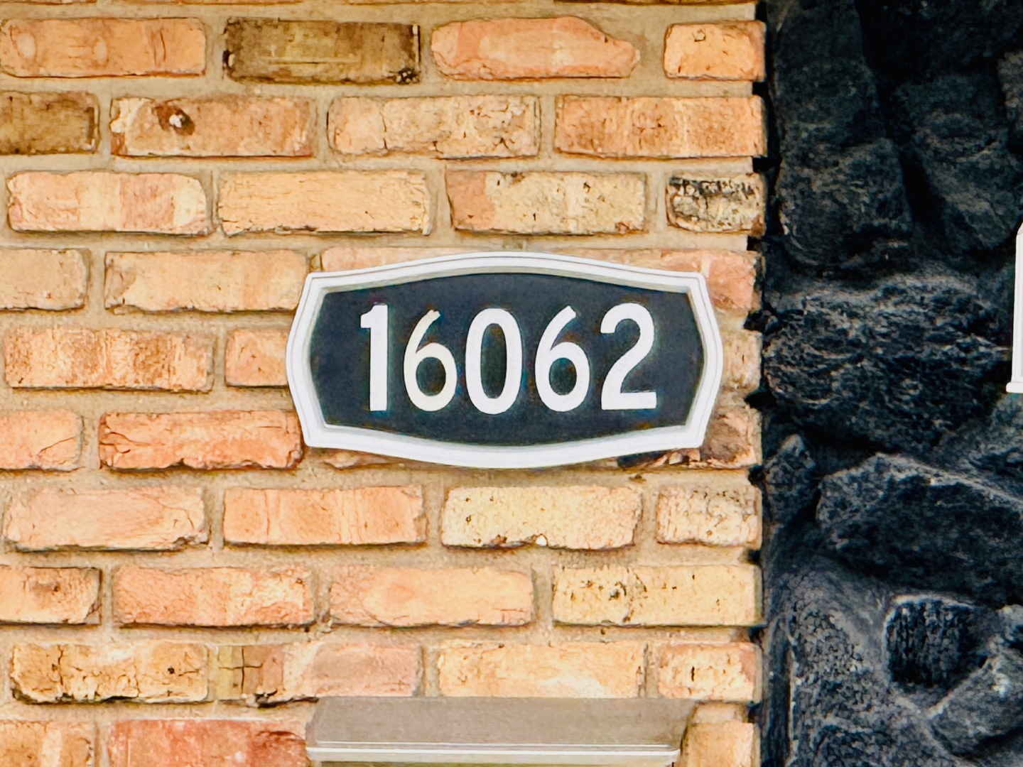 16062 Woodlawn East Avenue, South Holland, IL