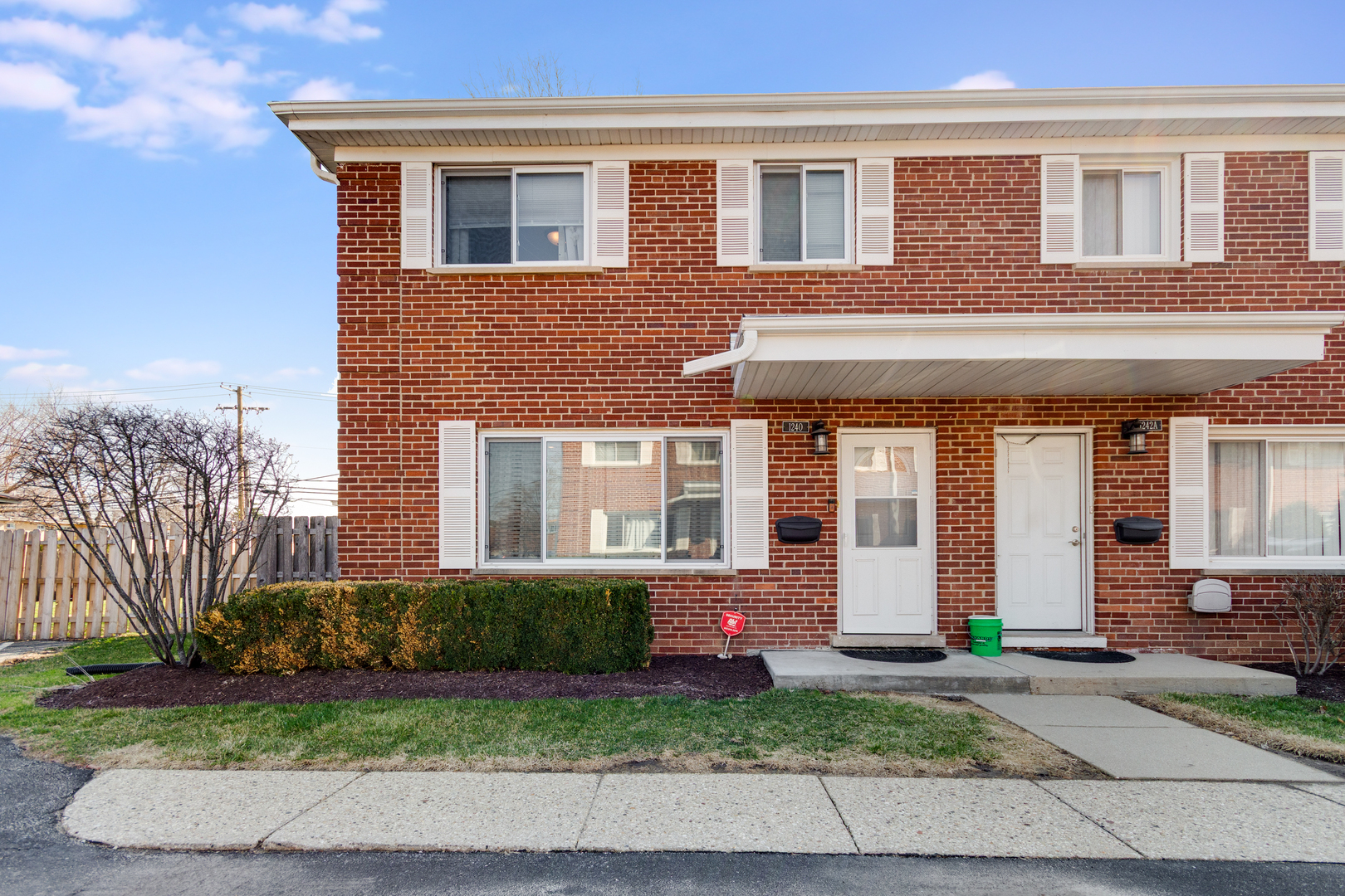 1240 N Boxwood Drive, Mount Prospect, IL