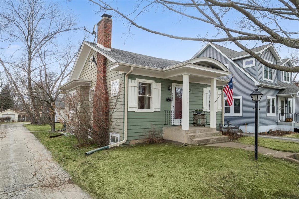 1324 Hickory Street, Waukegan, IL