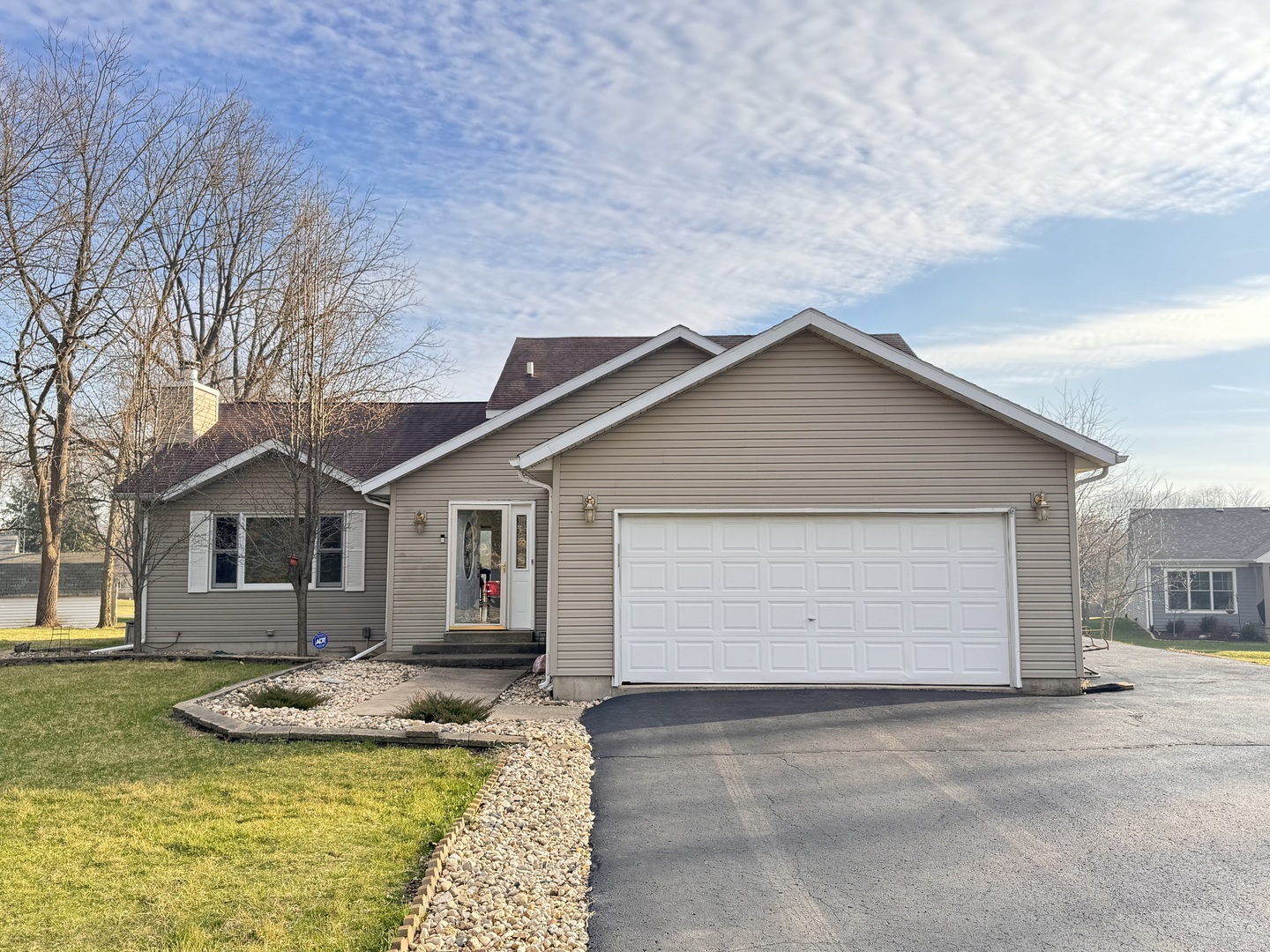 406 N Clover Court, Dixon, IL